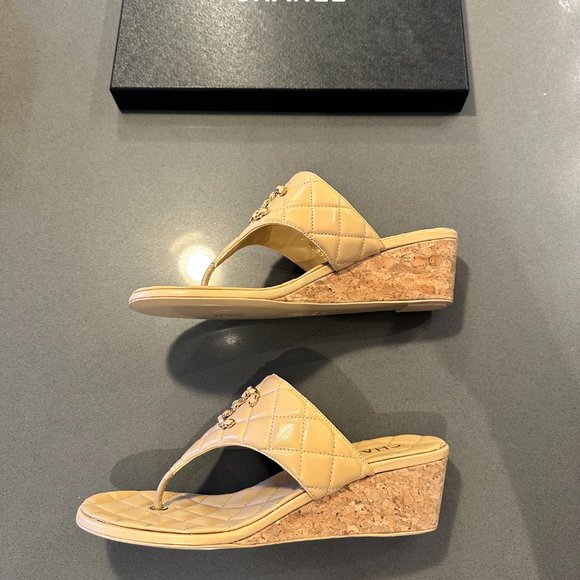 Authentic Tan Beige CHANEL Leather Wedge Sandal 38 - Never Worn - Picture 5 of 6